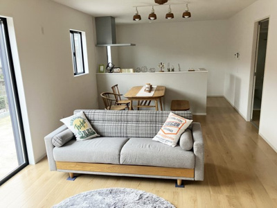 【居間・リビング】 | 東金沢町五丁目新築一戸建