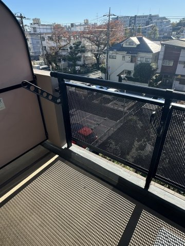【バルコニー】 | 新江古田 ST・HOUSE | ※お写真は同タイプののお部屋のものです。