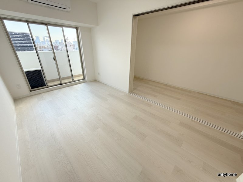 アーバンパーク新大阪　仲介手数料無料の居間・リビング