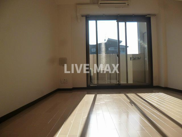 【居間・リビング】アクロス京都七条鴨川御苑 