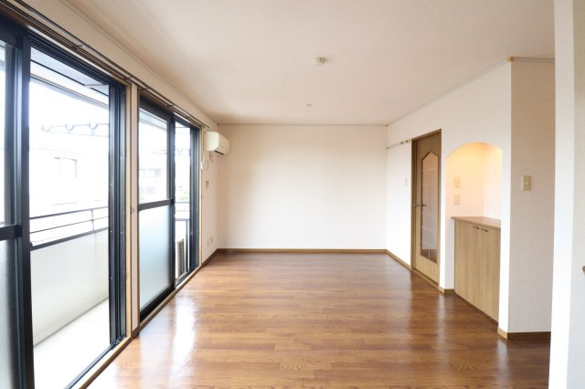 メゾンアベニューの居間・リビング