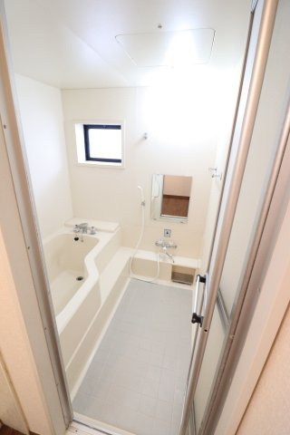 メゾンアベニューの浴室