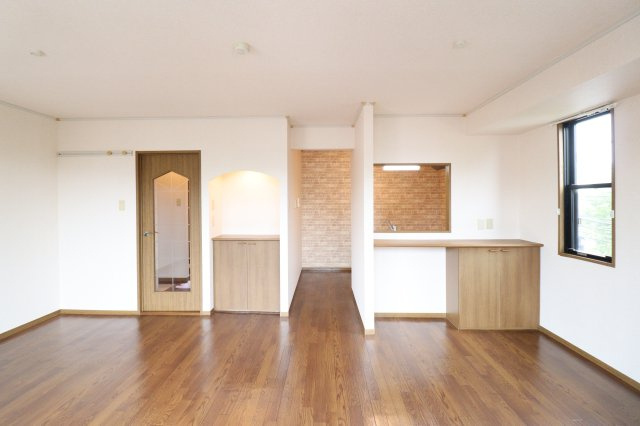 メゾンアベニューの居間・リビング