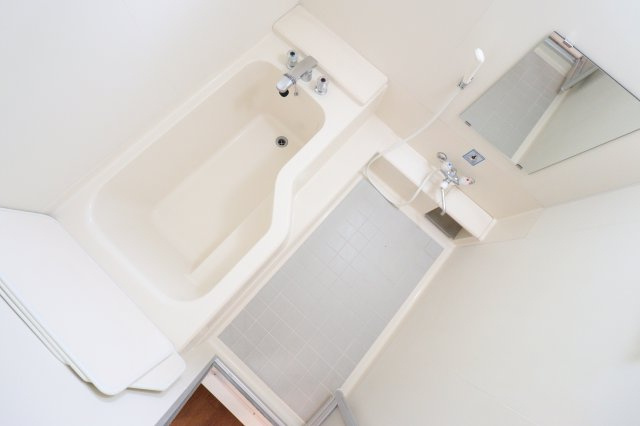 メゾンアベニューの浴室