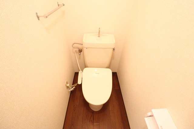 メゾンアベニューのトイレ