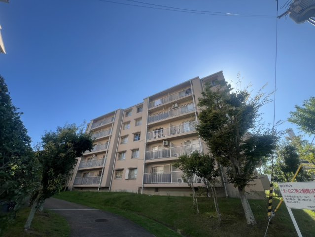 中落合第2住宅486号棟の外観