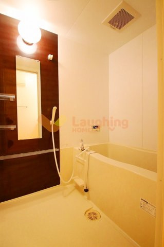 コンフォール津福の浴室|落ち着いた空間のお風呂です