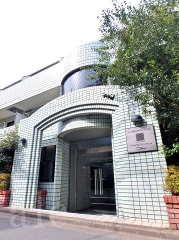 ラ・レジダンス・ド・エチュードのその他共用部分|ゆとりのあるエントランスです