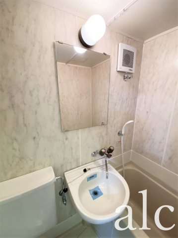 ラ・レジダンス・ド・エチュードの洗面所|広い洗面スペース