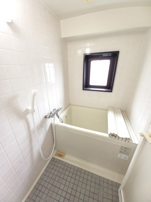 グランシャリオ成育の浴室