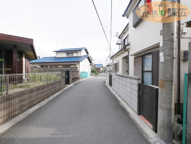 【前面道路含む現地写真】 | 高砂市荒井町小松原4丁目　土地