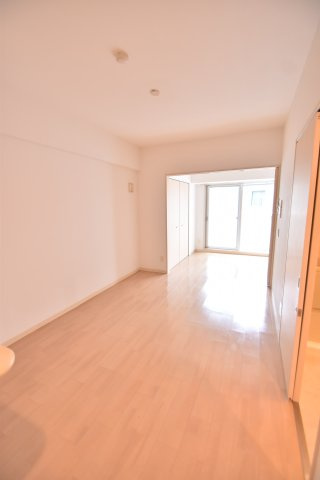 大阪市城東区関目３丁目の賃貸マンションの居間・リビング