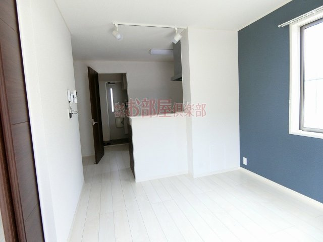 メゾン・ド・クレールの居間・リビング|こちらのリビングで趣味の時間をお楽しみください