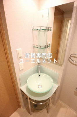 【独立洗面台】 | サンレムート江坂ファースト | 清潔感ある独立洗面台で毎日気持ちよく♪