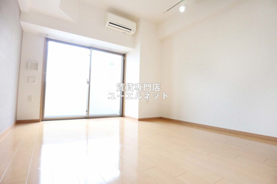 【寝室】 | サンレムート江坂ファースト | 明るく開放感のある居室で、自分だけのくつろぎ空間を。