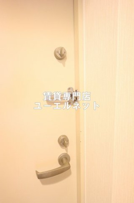 【設備】 | サンレムート江坂ファースト | 玄関はダブルロックで防犯面も安心です♪