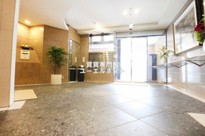 【エントランス】 | サンレムート江坂ファースト | 毎日通る場所だからこそ、洗練された空間に