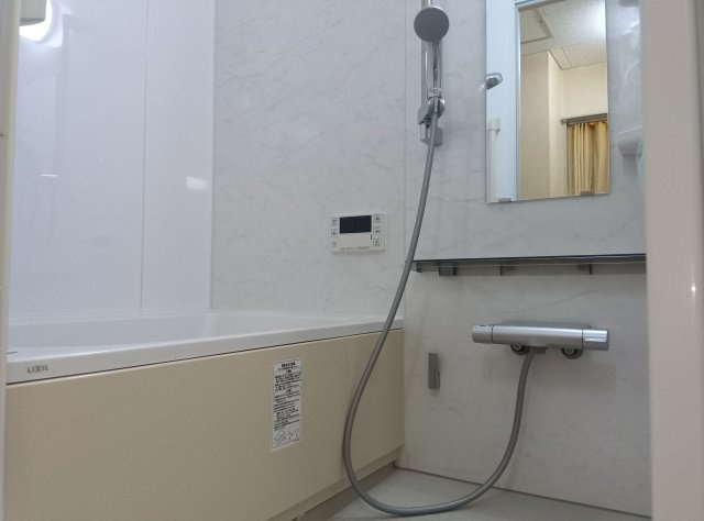 ローズハイツ夙川の浴室