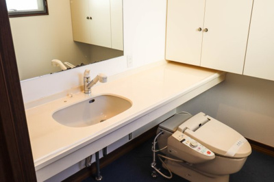 【キッチン】 | 豊中市緑丘１丁目　一戸建 | ３階部分の洗面＆トイレ