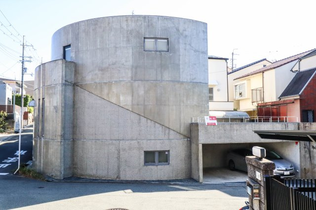 【その他】 | 豊中市緑丘１丁目　一戸建 | 角地に建つデザイナーズハウス♪
コンクリート打ちっぱなしのスタイリッシュなおうちです♪