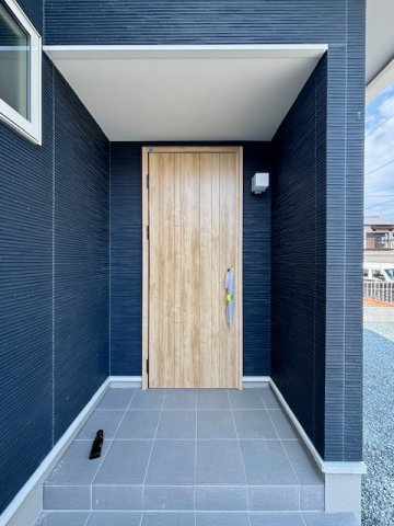 久留米市荒木町荒木15号地の玄関