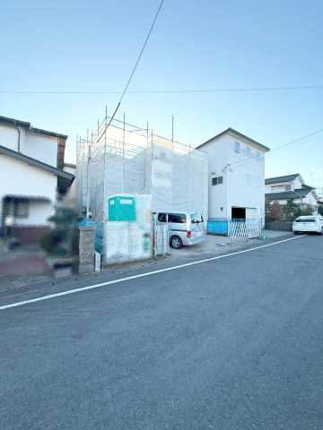 御殿場市北久原１期　１号棟　新築戸建　全１棟の前面道路含む現地写真|1.23　夕方撮影