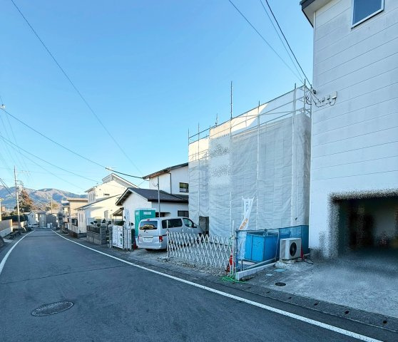 御殿場市北久原１期　１号棟　新築戸建　全１棟の前面道路含む現地写真|1.23　夕方撮影