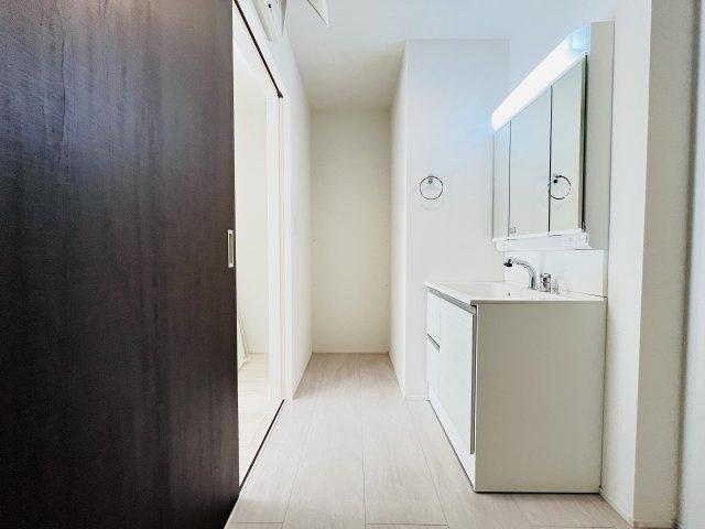 【脱衣所】 | 熊谷市石原3期　新築戸建　GRAFARE　全1棟