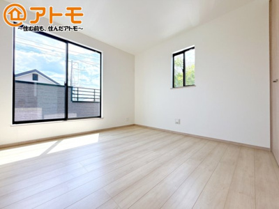 【子供部屋】 | 駿東郡清水町伏見409番　新築一戸建て　C号棟 | 収納豊富な洋室は使い勝手良好です！
