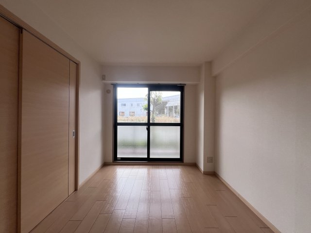 ヴェルジェの洋室