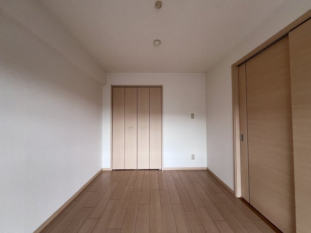 ヴェルジェの洋室