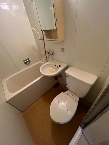 MIビルのトイレ