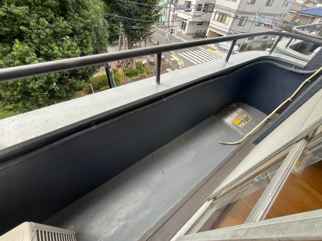 MIビルのバルコニー