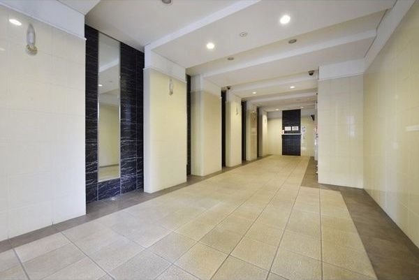 エステムコート難波サウスプレイスIIレフィーナのロビー