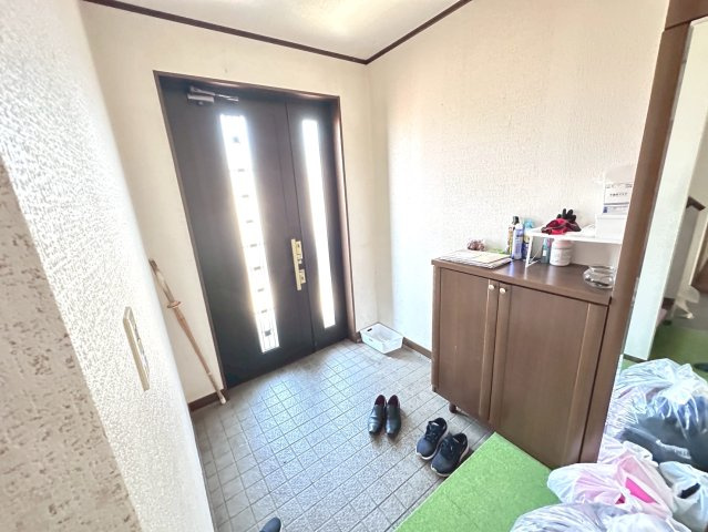 中古戸建　大垣市恵比寿町南７丁目　平成8年築の玄関