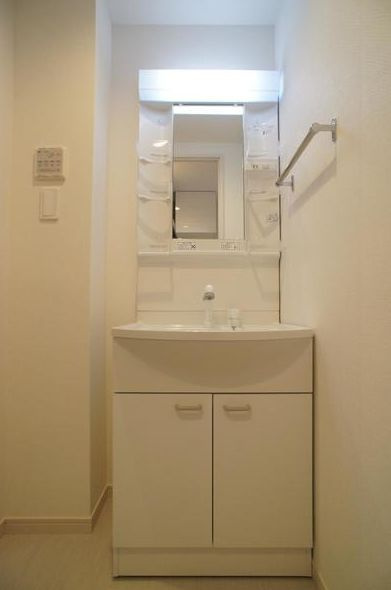 リブリ・プルメリアの独立洗面台