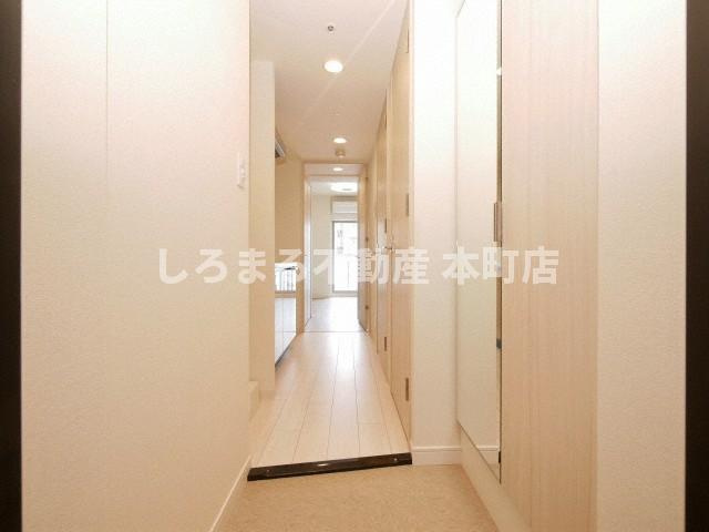 プレサンス大手前ピリオドの玄関