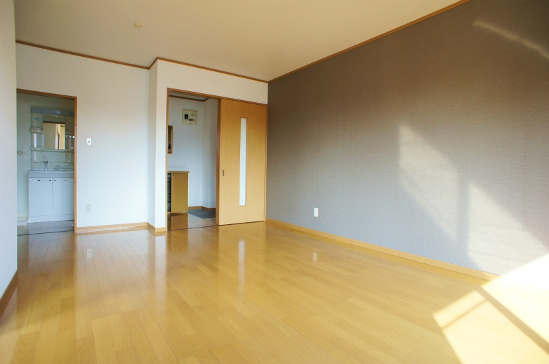 ソレイユ諏訪野の洋室|きれいな洋室です