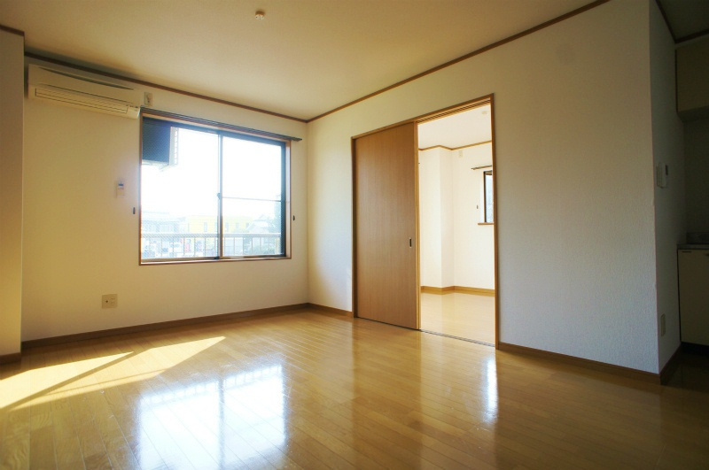 ソレイユ諏訪野の居間・リビング|ゆったり過ごせるリビングです