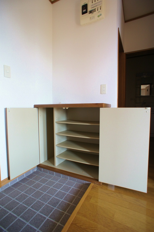 ソレイユ諏訪野の玄関|ゆったりとした玄関です