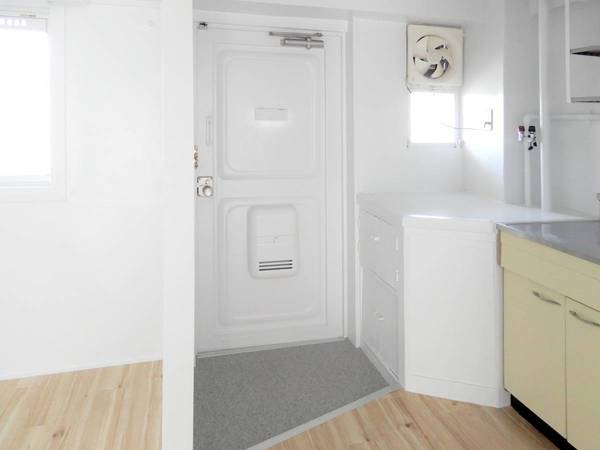 ビレッジハウス城東4号棟の玄関|ビレッジハウスの同一物件・同一タイプの間取りの写真です