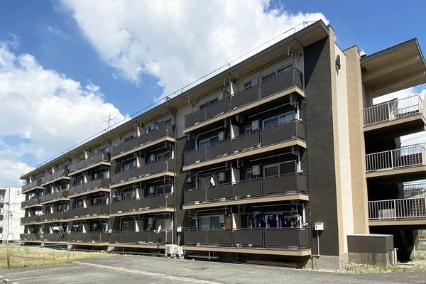 ビレッジハウス城東4号棟の外観