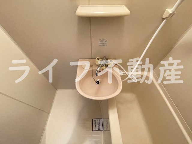 パトラKの独立洗面台|朝の支度にも助かる、独立の洗髪洗面化粧台