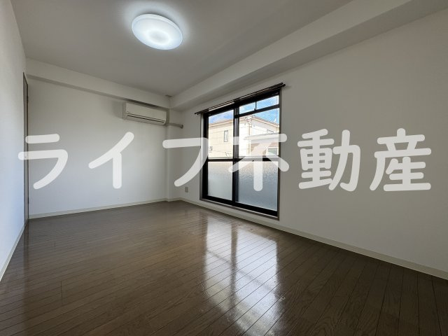 メゾンドファミールの洋室|個人の部屋や寝室として使える洋室です