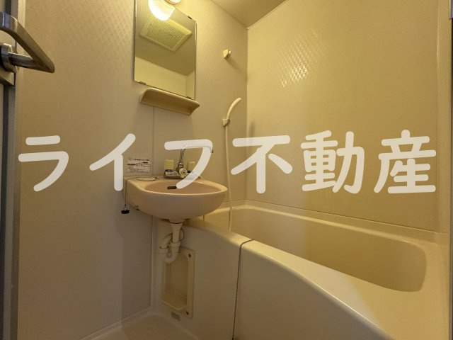 メゾンドファミールの浴室|ゆったり過ごせるお風呂です