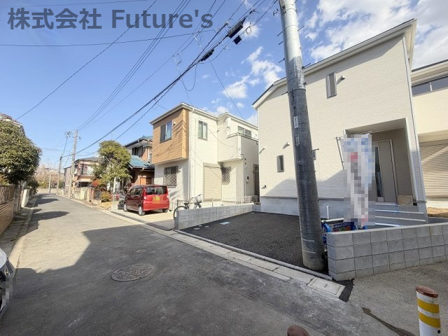 三郷市彦成1丁目　新築戸建　全1棟の前面道路含む現地写真|前面道路含む現地写真です。