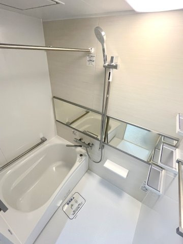 ハイネス福生の浴室