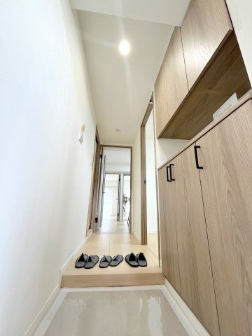 ハイネス福生の玄関