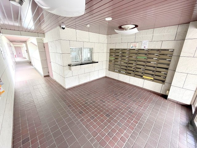 ハイネス福生のエントランス