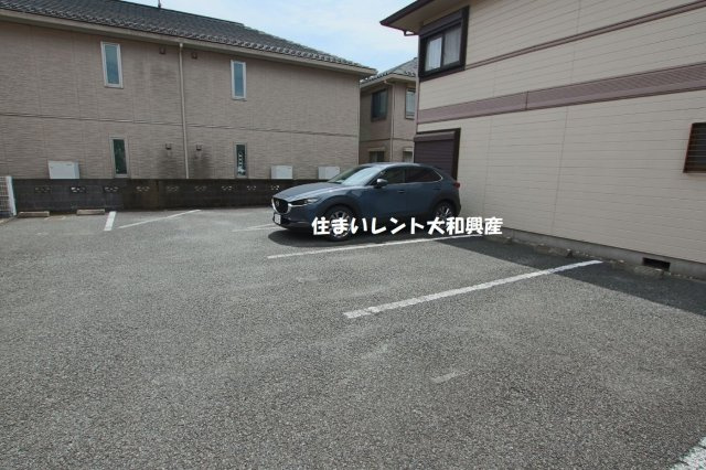 グリーンヴィラの駐車場